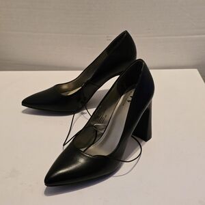 Worthington Zilo Black Pointed Toe Block Heels Size 8.5